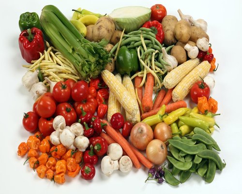 Local marketplace vegetables showcasing a varied, nutrient rich daily diet structure